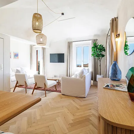62 Carnot Lot 7 - Duplex Atypique- Climatise - 2 Nice
